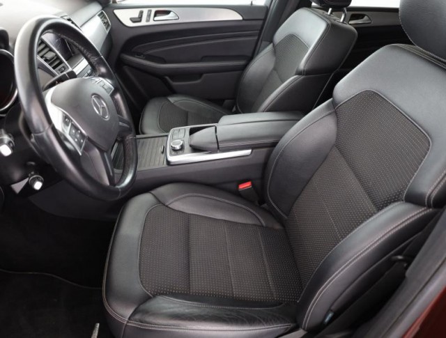 Mercedes-Benz ML  ML 400 