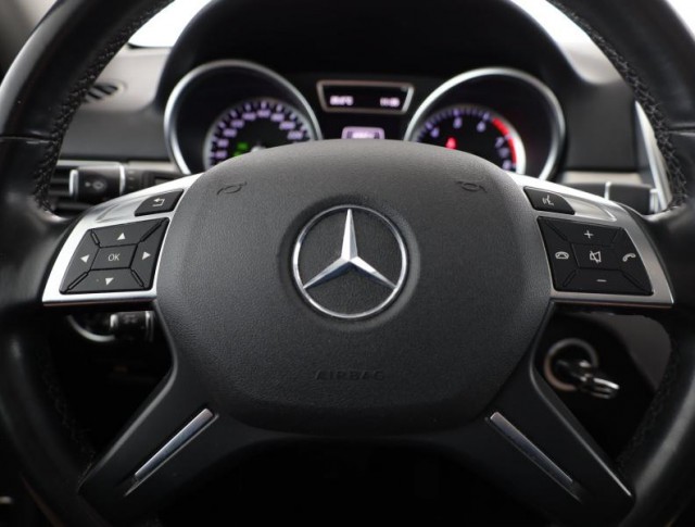 Mercedes-Benz ML  ML 400 