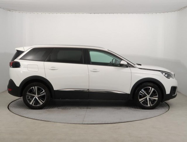 Peugeot 5008  1.5 BlueHDi 