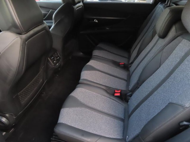 Peugeot 5008  1.5 BlueHDi 
