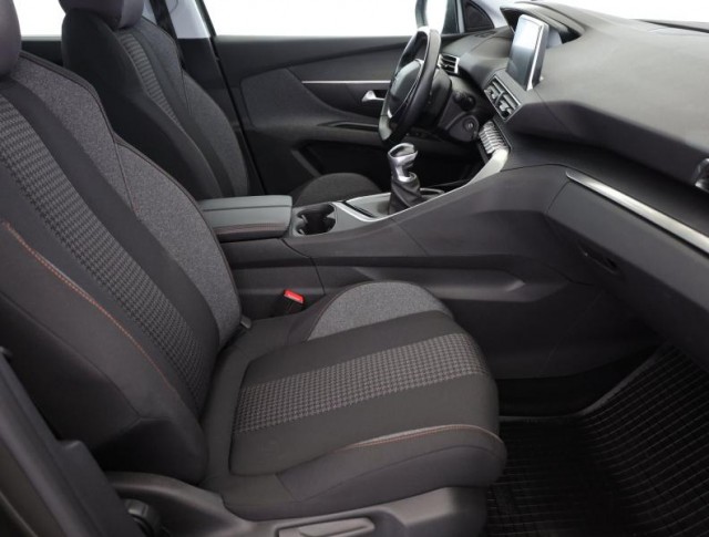 Peugeot 5008  PureTech 130 