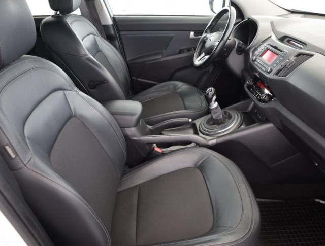 Kia Sportage  2.0 CRDi 