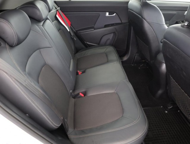 Kia Sportage  2.0 CRDi 