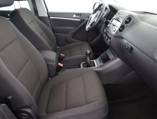 Volkswagen Tiguan  2.0 TSI Sport