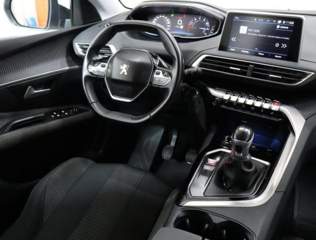 Peugeot 3008  1.2 PureTech Allure