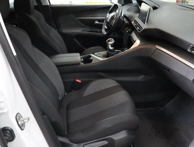 Peugeot 3008  1.2 PureTech Allure