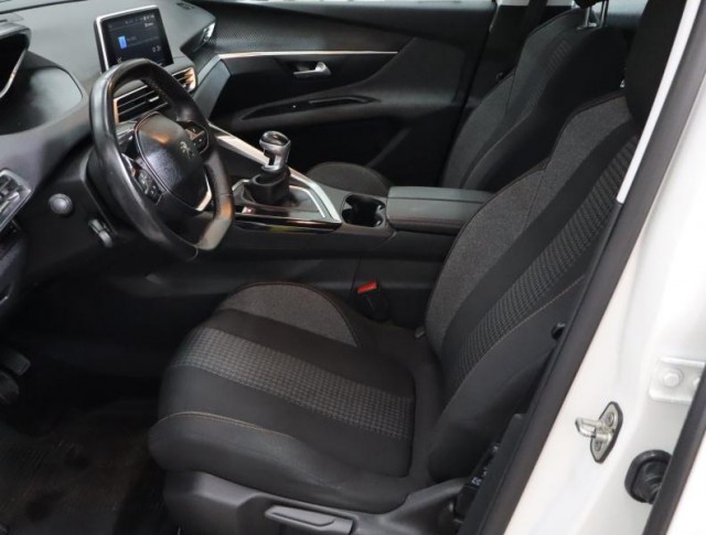 Peugeot 3008  1.2 PureTech Allure