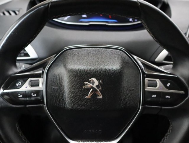 Peugeot 3008  1.2 PureTech Allure