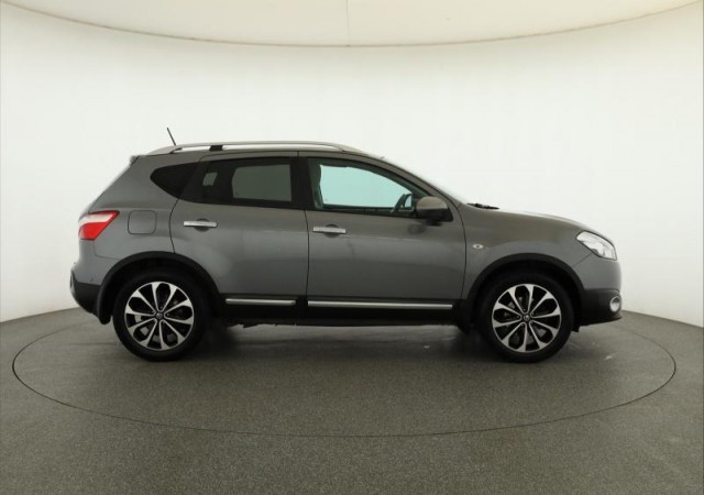Nissan Qashqai  1.6 