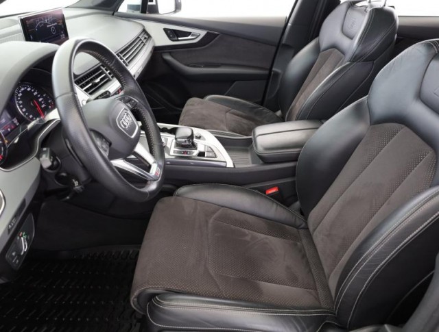 Audi Q7  50 TDI S-Line