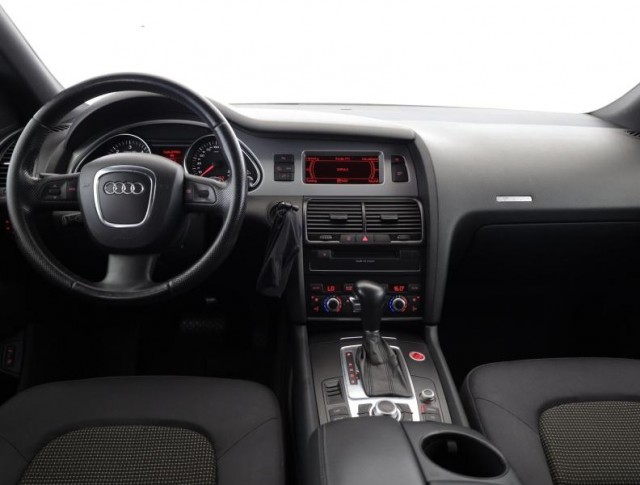 Audi Q7  3.0 TDI 