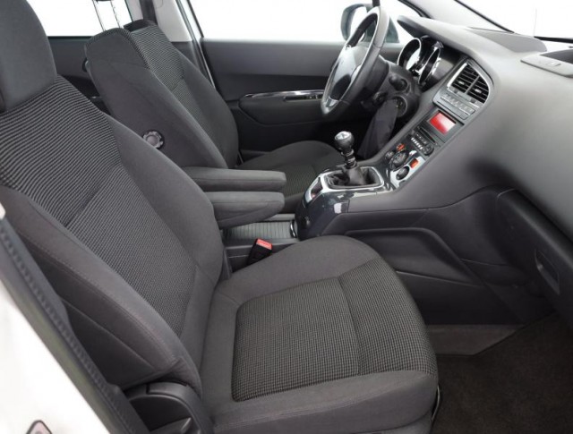 Peugeot 5008  2.0 HDI 