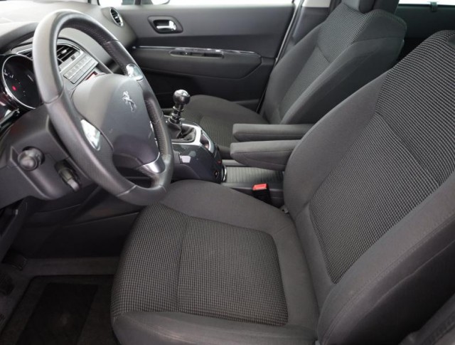 Peugeot 5008  2.0 HDI 