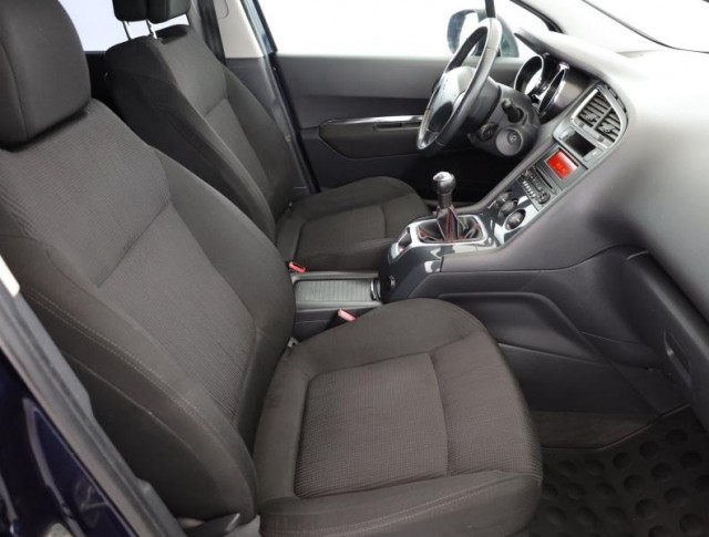 Peugeot 5008  1.6 VTi 