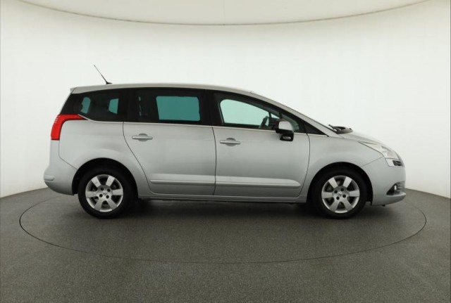 Peugeot 5008  2.0 HDI 