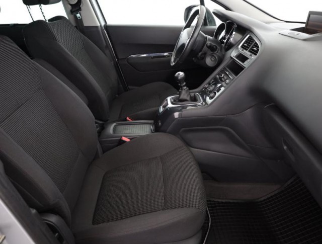 Peugeot 5008  2.0 HDI 