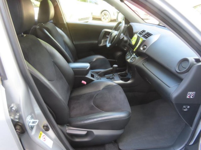 Toyota RAV 4  2.0 VVT-i 