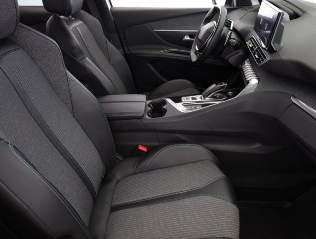 Peugeot 3008  1.2 PureTech Allure