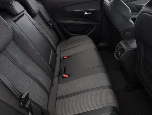 Peugeot 3008  1.2 PureTech Allure
