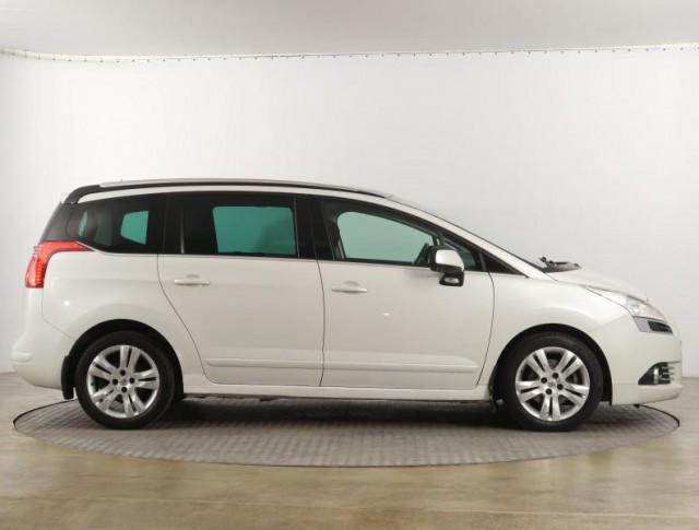 Peugeot 5008  2.0 BlueHDi 