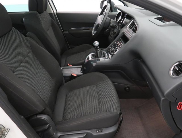 Peugeot 5008  2.0 BlueHDi 