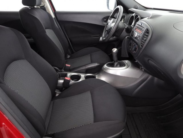 Nissan Juke  1.6 i 