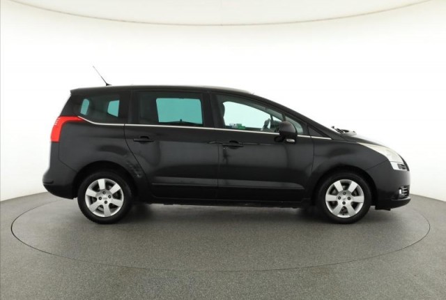 Peugeot 5008  1.6 HDi 
