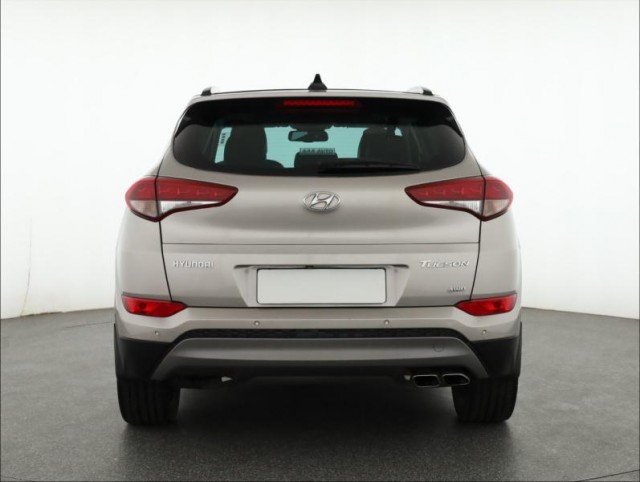 Hyundai Tucson  2.0 CRDi 