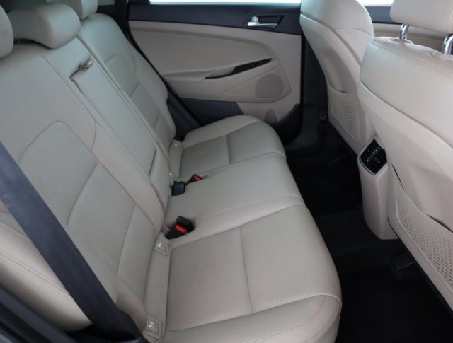 Hyundai Tucson  2.0 CRDi 