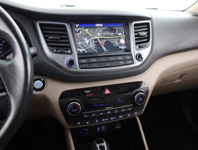 Hyundai Tucson  2.0 CRDi 