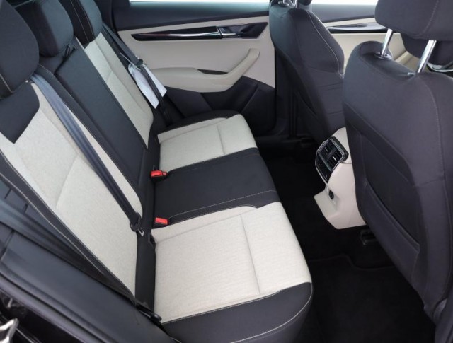 Škoda Karoq  1.5 TSI 