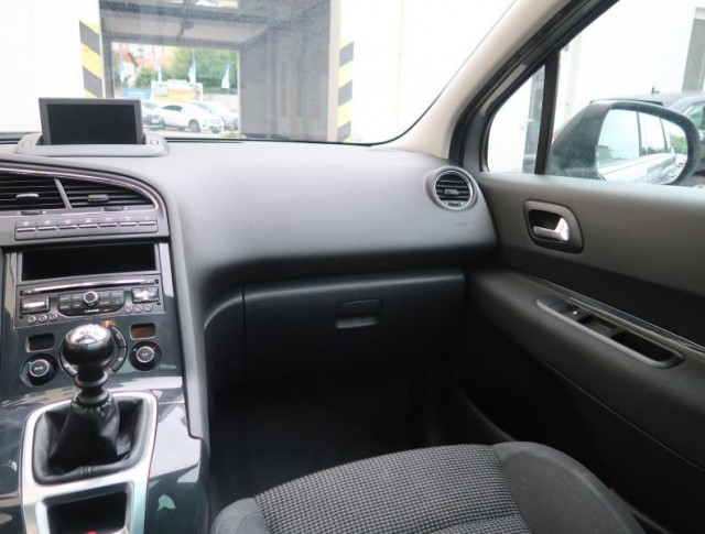 Peugeot 5008  1.6 BlueHDi 