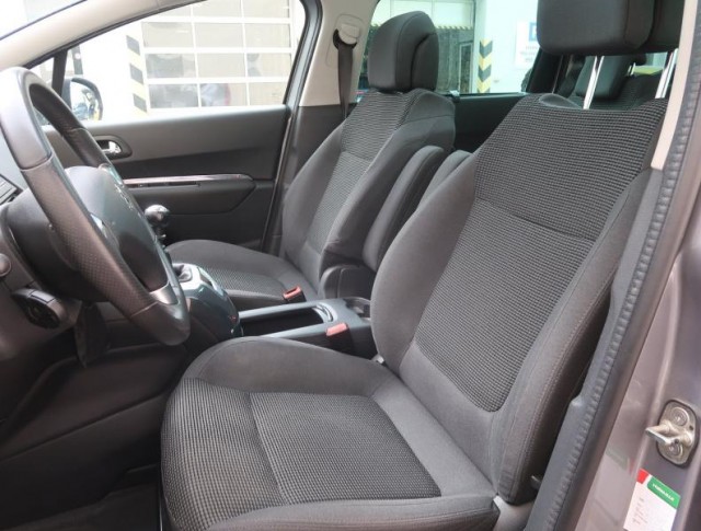 Peugeot 5008  1.6 BlueHDi 