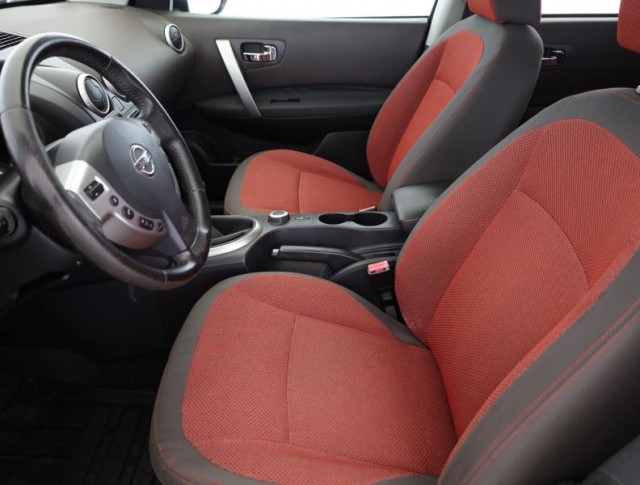 Nissan Qashqai  2.0 