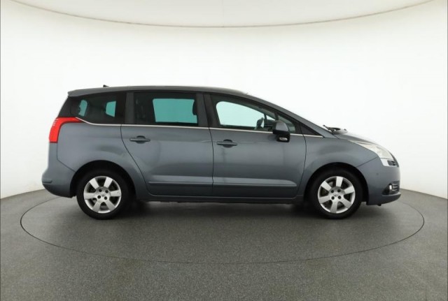 Peugeot 5008  2.0 BlueHDi 
