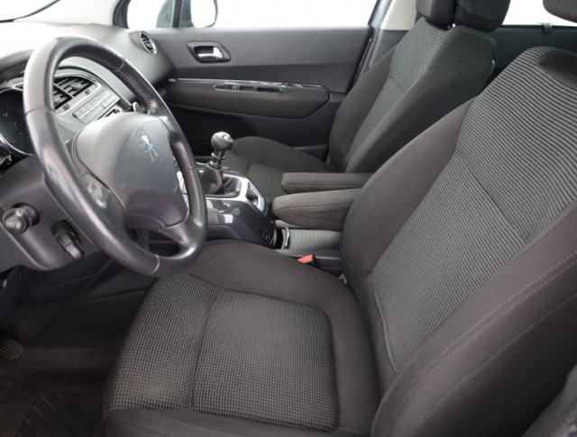 Peugeot 5008  2.0 BlueHDi 