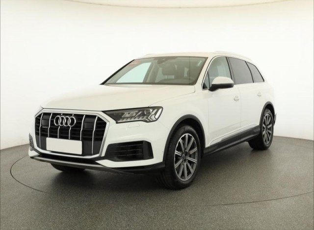 Audi Q7  55 TFSI .