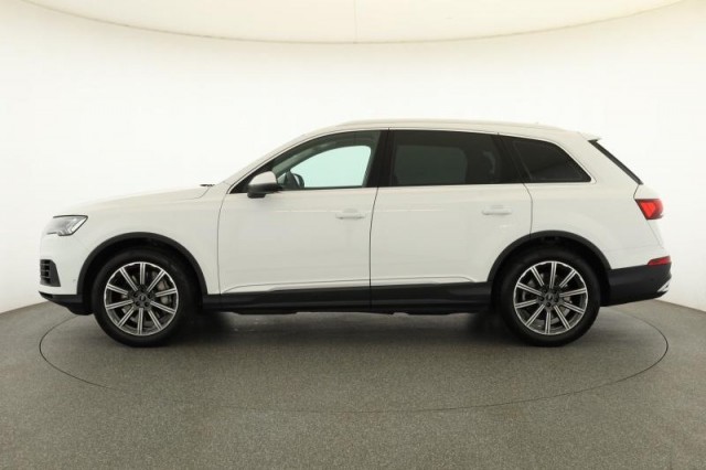 Audi Q7  55 TFSI .