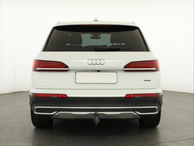 Audi Q7  55 TFSI .
