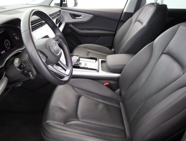 Audi Q7  55 TFSI .