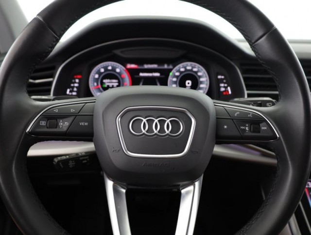 Audi Q7  55 TFSI .