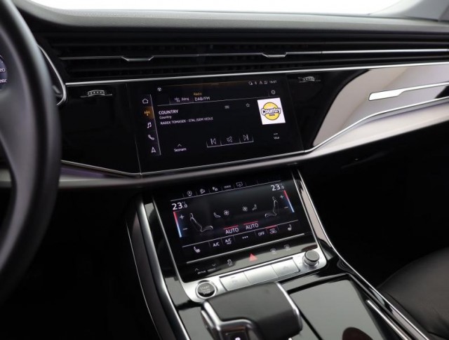 Audi Q7  55 TFSI .