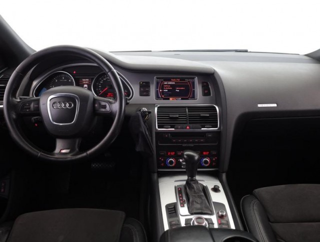 Audi Q7  3.0 TDI S-Line