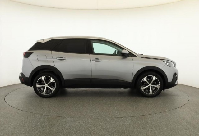 Peugeot 3008  1.2 PureTech Active