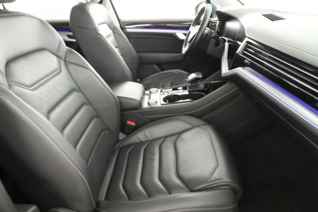 Volkswagen Touareg  3.0 TDI 
