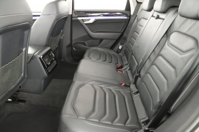 Volkswagen Touareg  3.0 TDI 