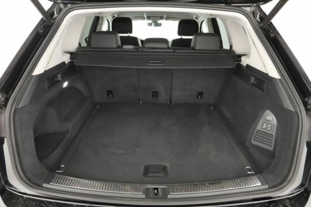 Volkswagen Touareg  3.0 TDI 