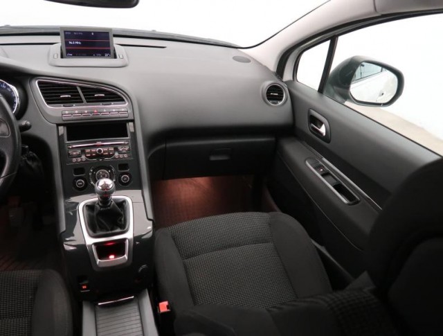 Peugeot 5008  2.0 BlueHDi 