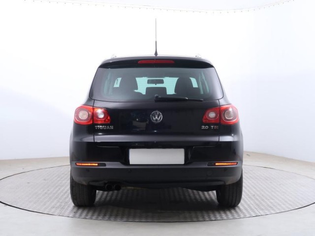 Volkswagen Tiguan  2.0 TSI 