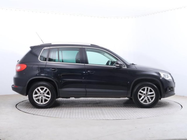 Volkswagen Tiguan  2.0 TSI 